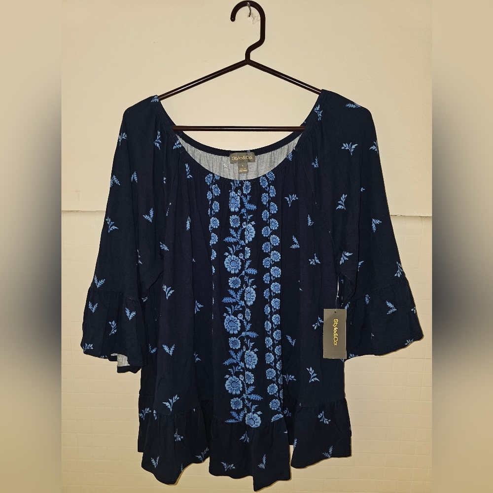 Style & Co Floral Print Knit Top W/Ruffle Hem Size Large Vine Blue NWT